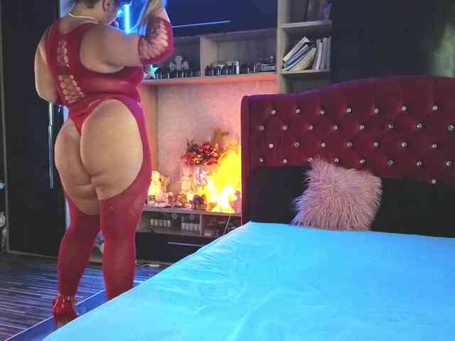 CandyBigbooty webcam