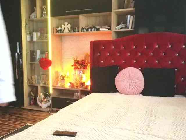CandyBigbooty webcam