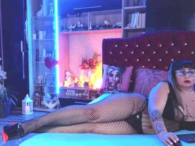 CandyBigbooty webcam