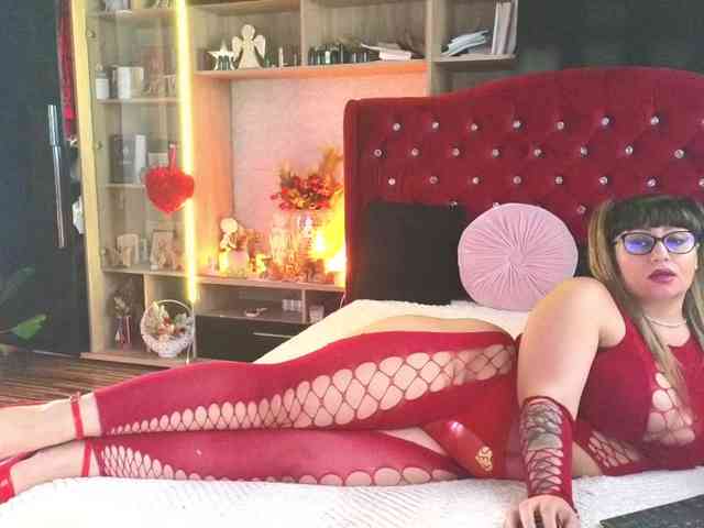 CandyBigbooty webcam