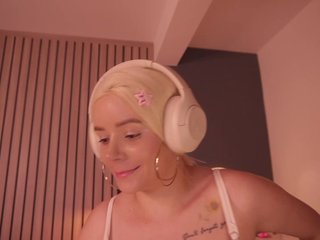 bella-adams
