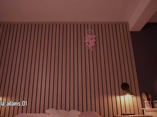 bella-adams live cam on BongaCams