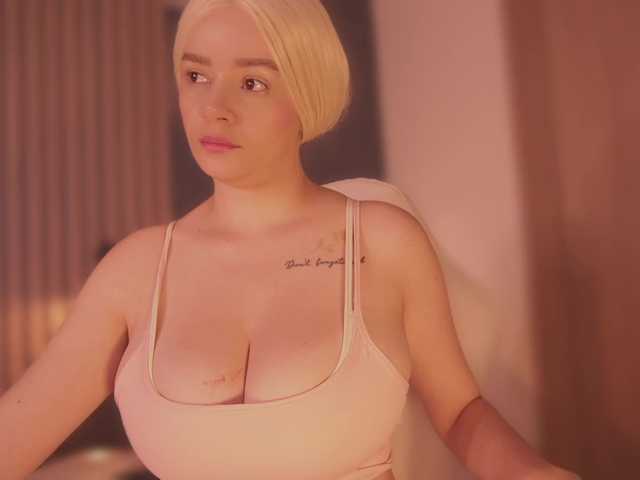 bella-adams