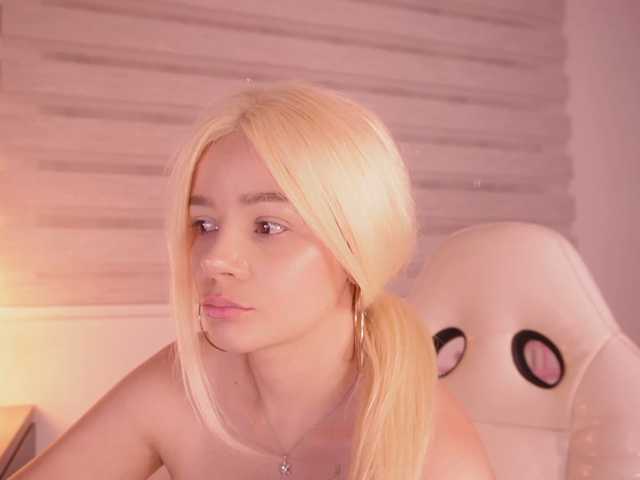 bella-adams, en vivo ahora en BongaCams