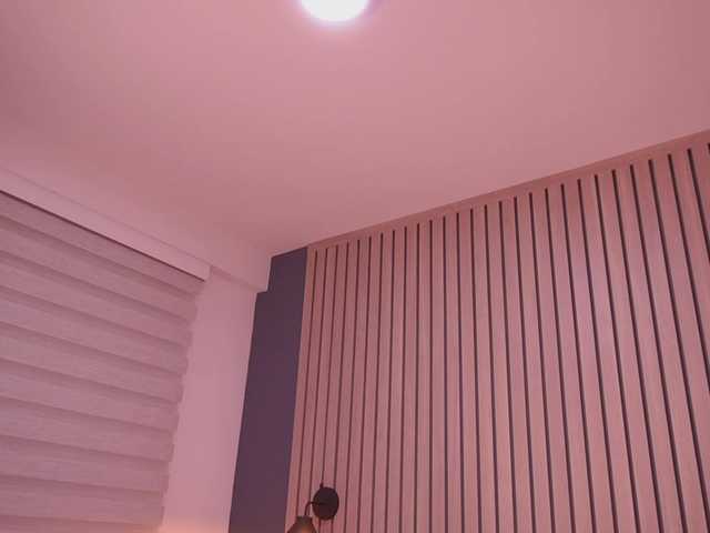bella-adams live cam on BongaCams