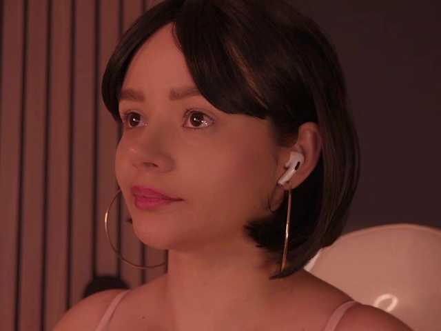 bella-adams