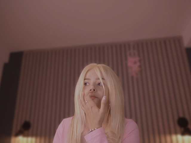 bella-adams
