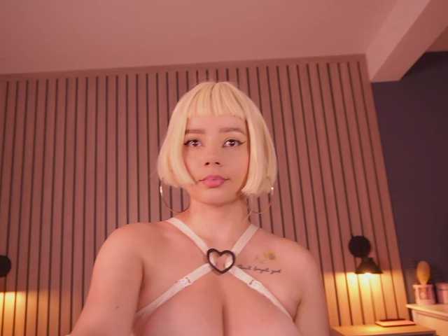 bella-adams online