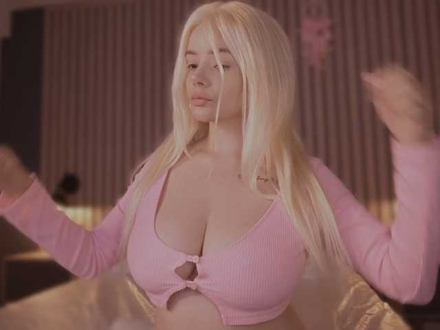 bella-adams