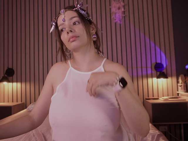 bella-adams live cam on BongaCams