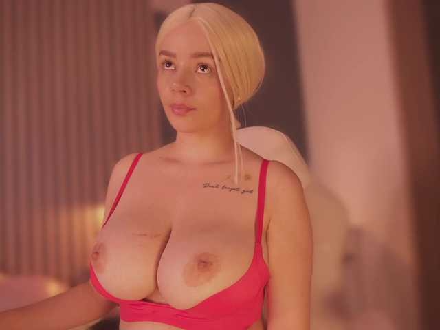 bella-adams live cam on BongaCams