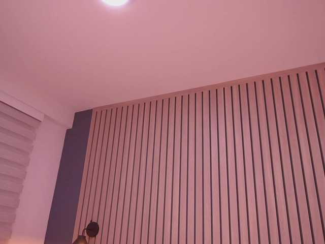 bella-adams live cam on BongaCams