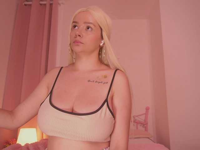 bella-adams's BongaCams show and profile