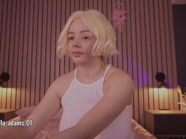 bella-adams live cam on BongaCams
