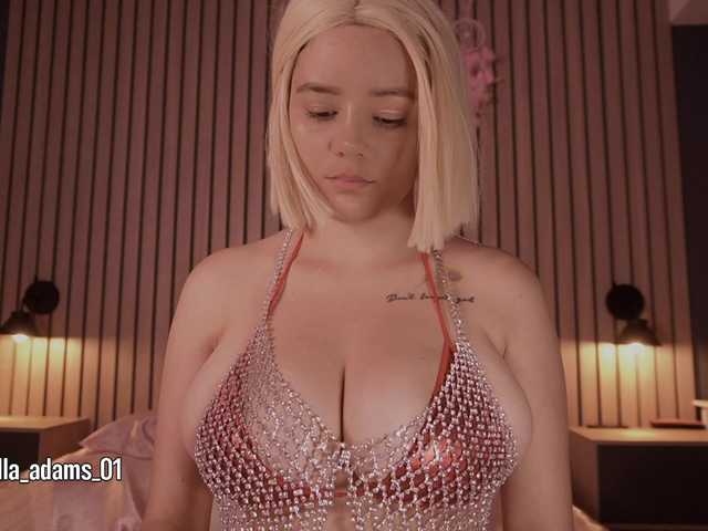bella-adams live cam on BongaCams