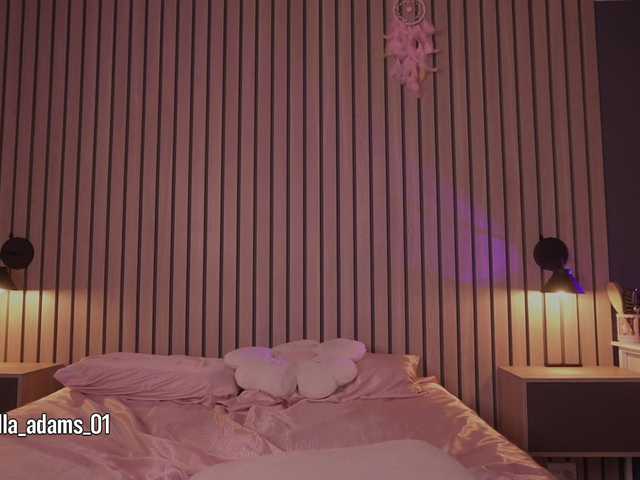 bella-adams live cam on BongaCams