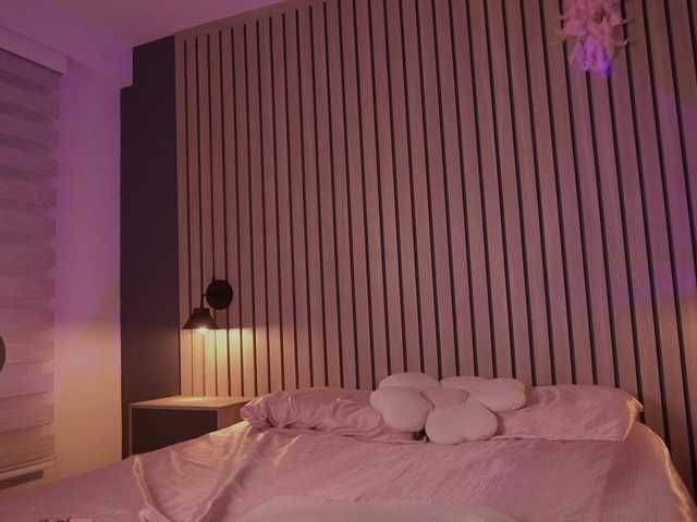bella-adams live cam on BongaCams