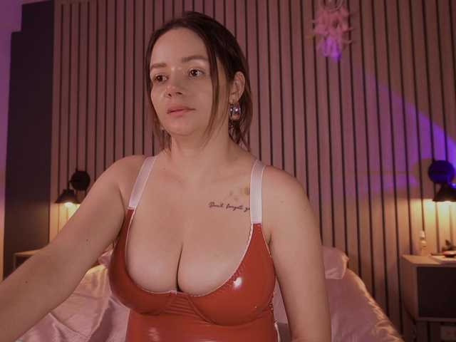 bella-adams live cam on BongaCams