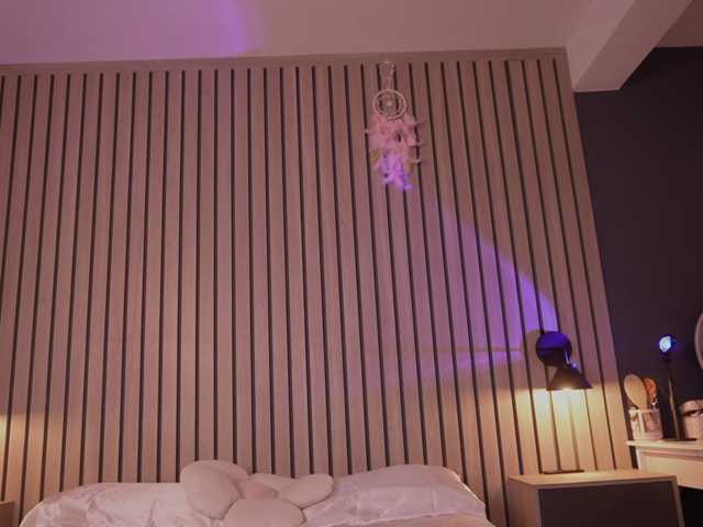 bella-adams live cam on BongaCams