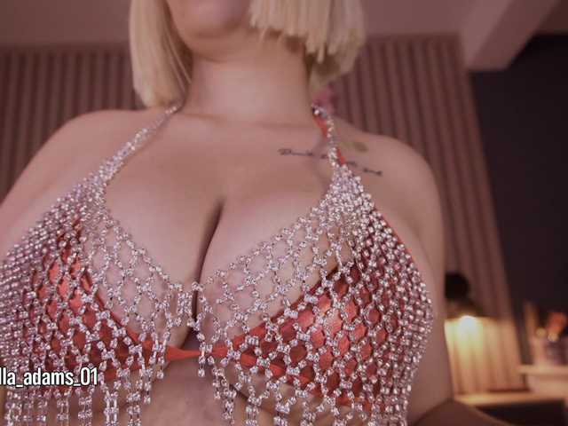 bella-adams live cam on BongaCams