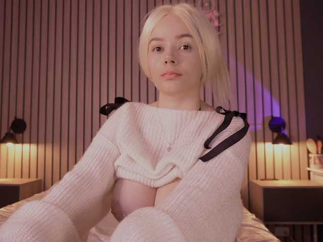 bella-adams, en directo ahora en BongaCams