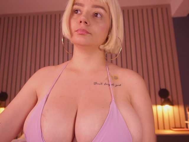 bella-adams