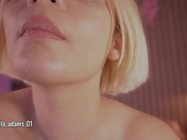bella-adams live cam on BongaCams