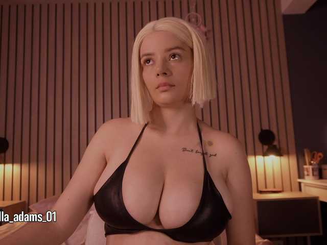 bella-adams live cam on BongaCams