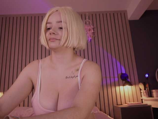 bella-adams