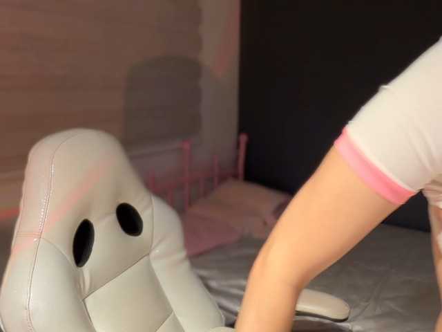 bella-adams live cam on BongaCams