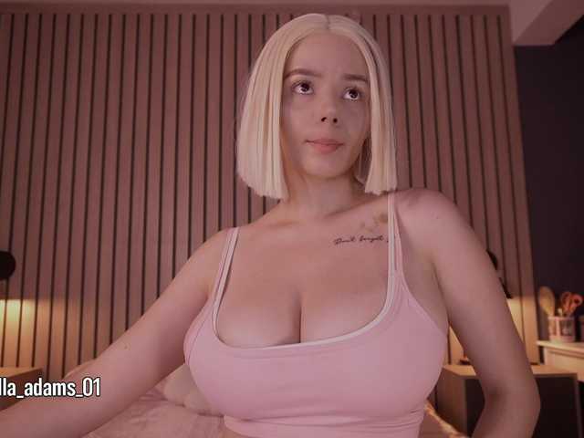 bella-adams live cam on BongaCams