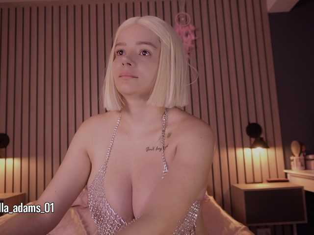 bella-adams live cam on BongaCams