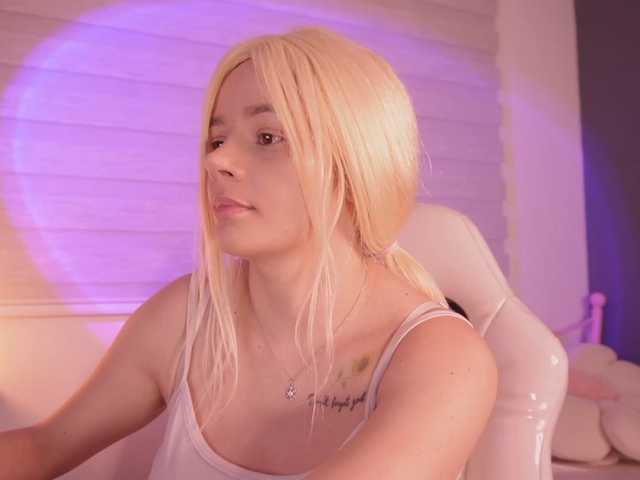 bella-adams