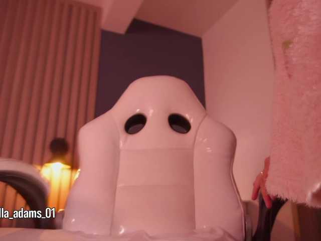 bella-adams live cam on BongaCams