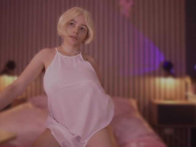 bella-adams