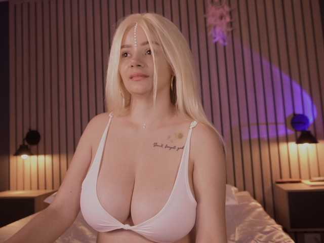 bella-adams