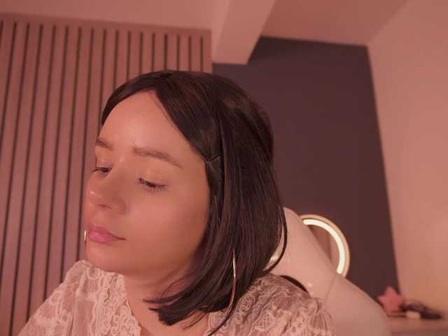bella-adams live cam on BongaCams