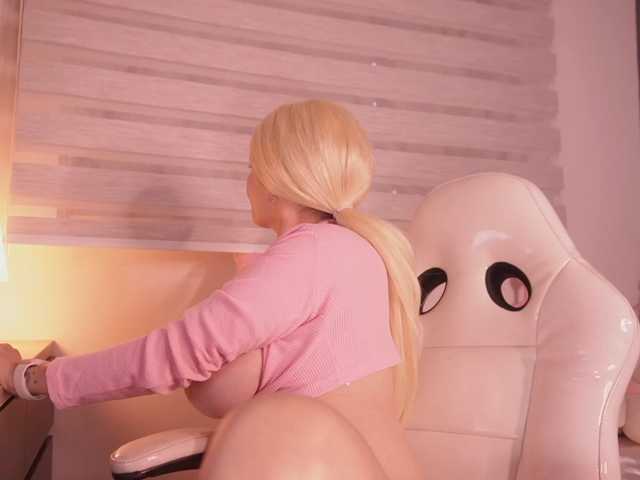 bella-adams, en vivo ahora en BongaCams