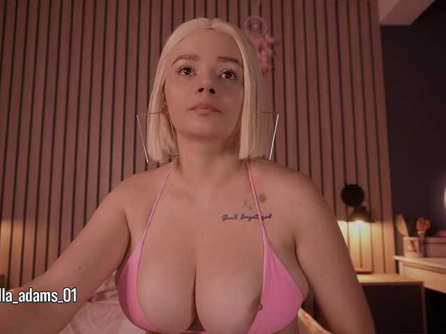 bella-adams live cam on BongaCams