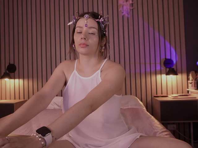 bella-adams live cam on BongaCams