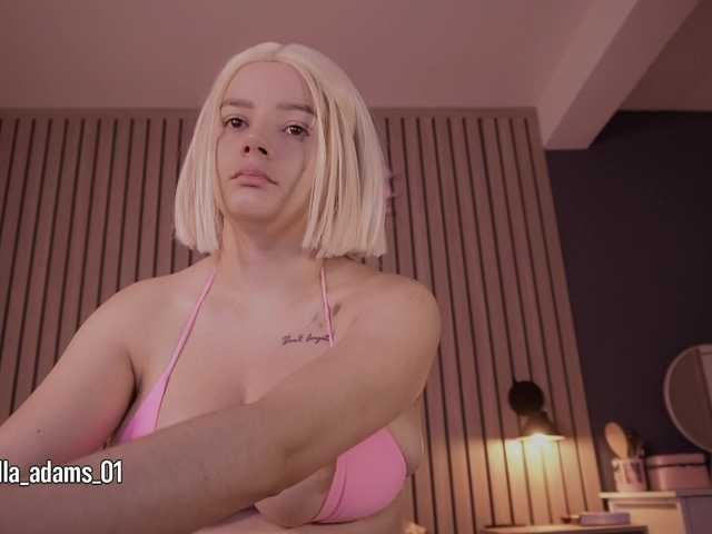 bella-adams live cam on BongaCams