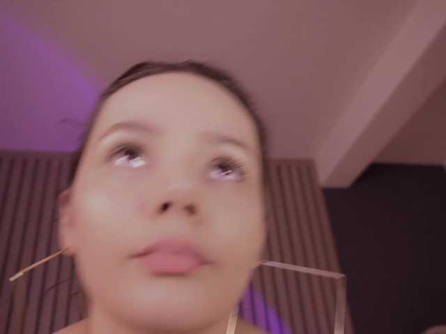 bella-adams live cam on BongaCams