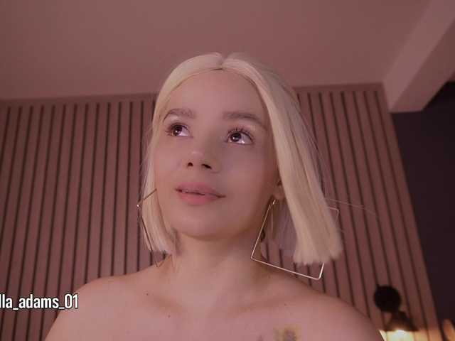 bella-adams live cam on BongaCams