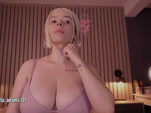 bella-adams live cam on BongaCams