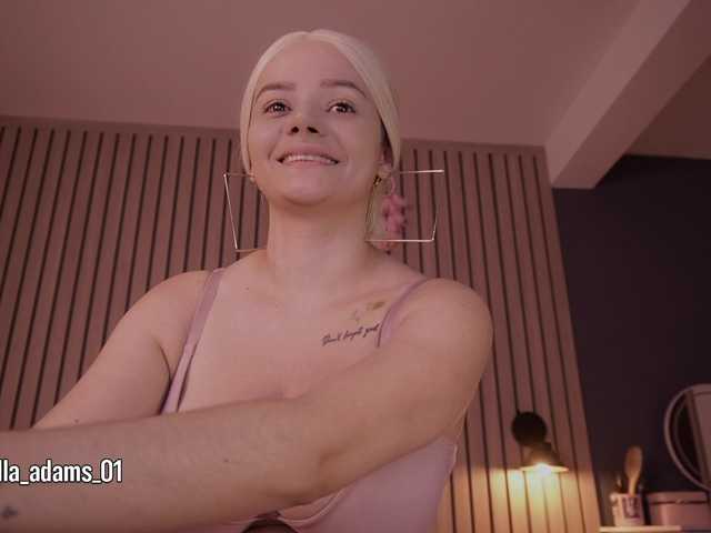 bella-adams live cam on BongaCams
