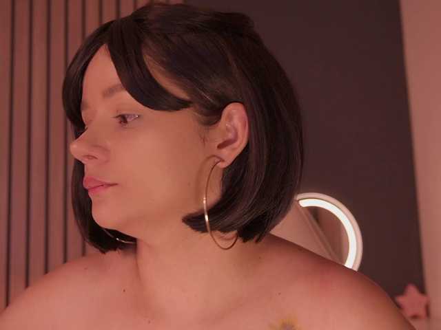 bella-adams online