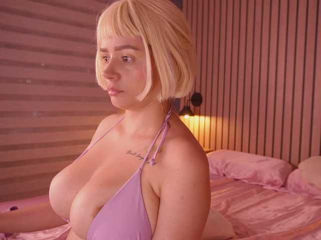 bella-adams
