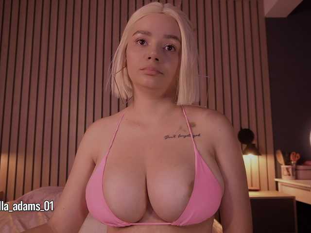 bella-adams live cam on BongaCams