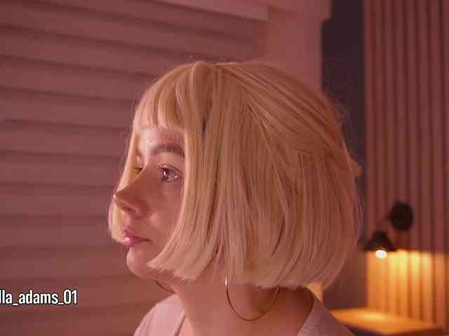 bella-adams webcam
