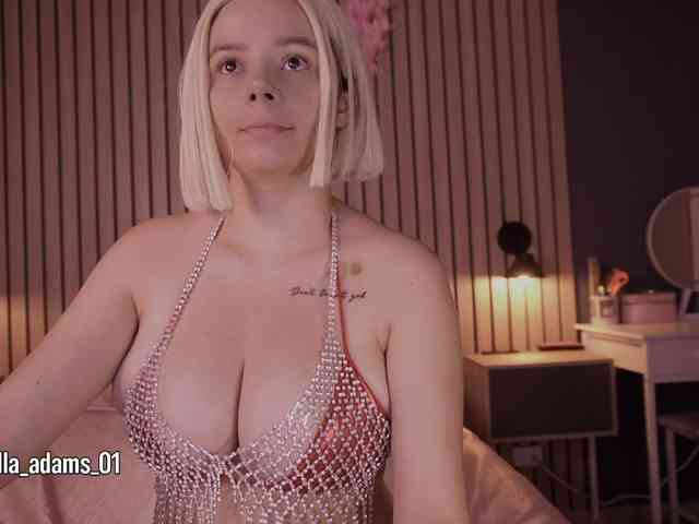bella-adams webcam